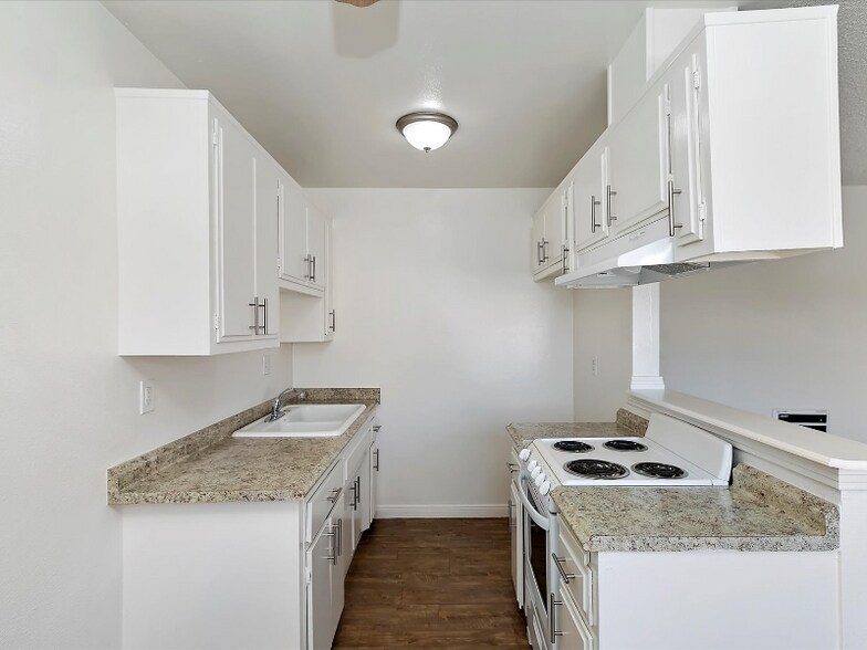 Building Photo - 16229 Woodruff Ave