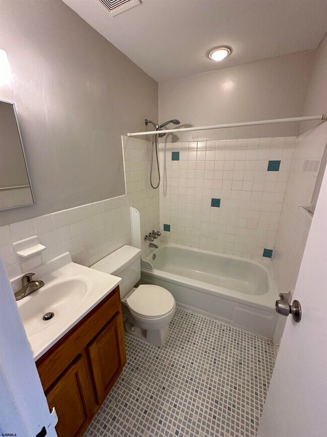 Building Photo - 6086 Hoover Dr