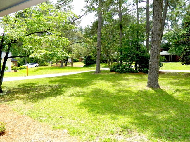 Building Photo - 744 McClure Dr