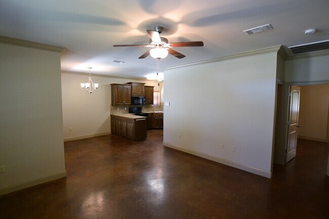 Building Photo - 4836 Rollins Rd