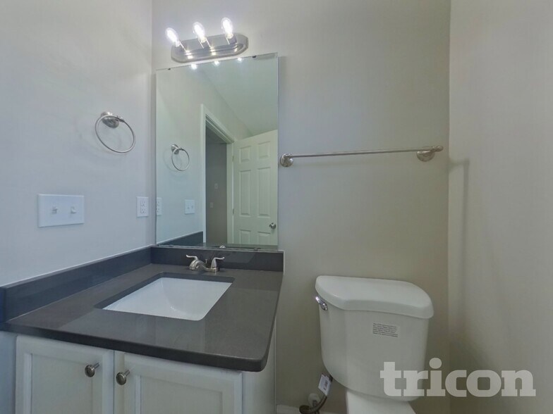 Building Photo - 1613 Brookgreen Ave