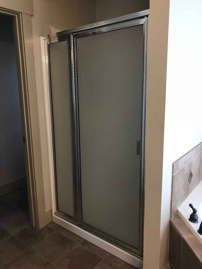 Building Photo - Beautiful home in Eagles Shadowridge subdivision