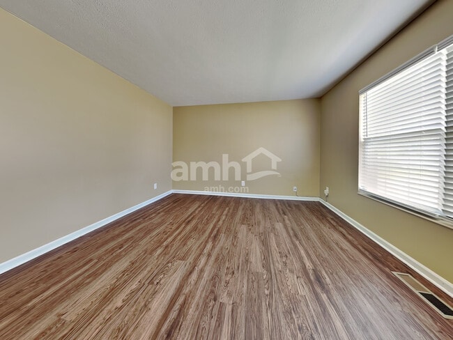 Building Photo - 6401 Sharps Ridge Ct