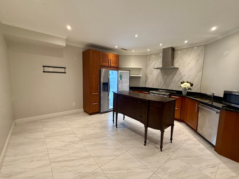 Building Photo - 3930 Paper Mill Rd SE