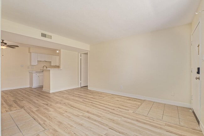 Building Photo - 5995 N 78th St