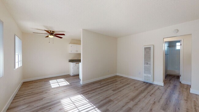 Primary Photo - 14800 Chadron Ave