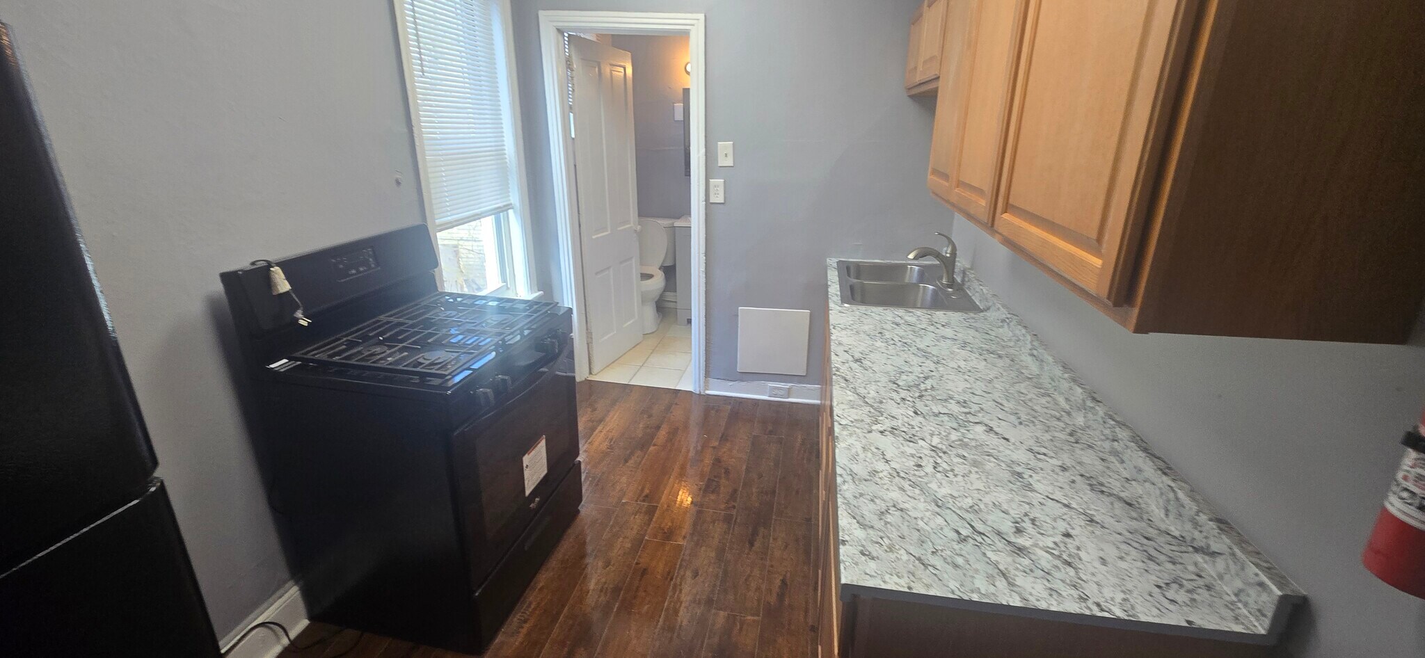 Building Photo - 404 Rutherford Ave