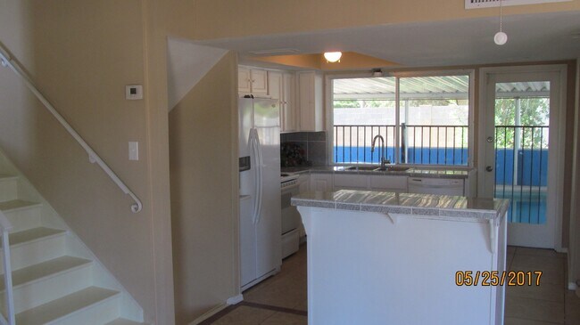 Building Photo - ASU AREA - REMODELED 5BR 2BA HOUSE SWIMMIN...