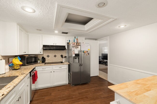 Building Photo - 9262 Friendship Rd