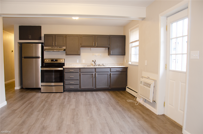 Building Photo - 2 br, 1 bath Duplex - 4240 Taylor Rd Apt B