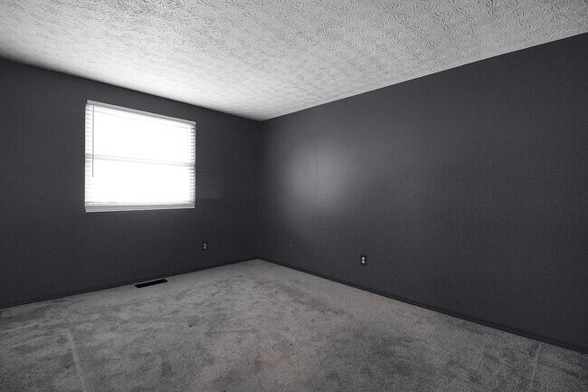 Building Photo - 3 Bedroom Home For Rent