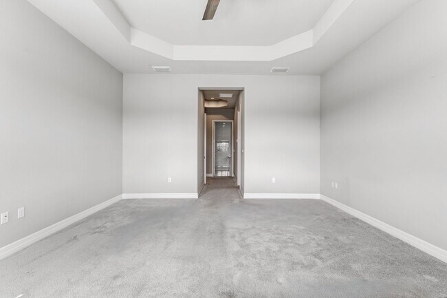 Building Photo - ** STONECREEK ** 3 BED + DEN / 3.5 BATH - ...