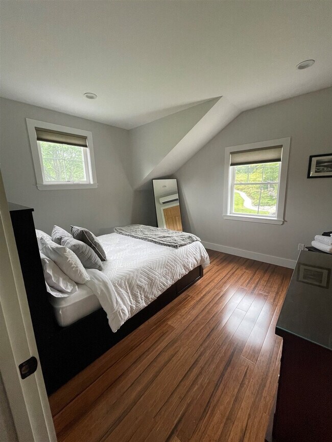 Building Photo - 13 Autumn Ln