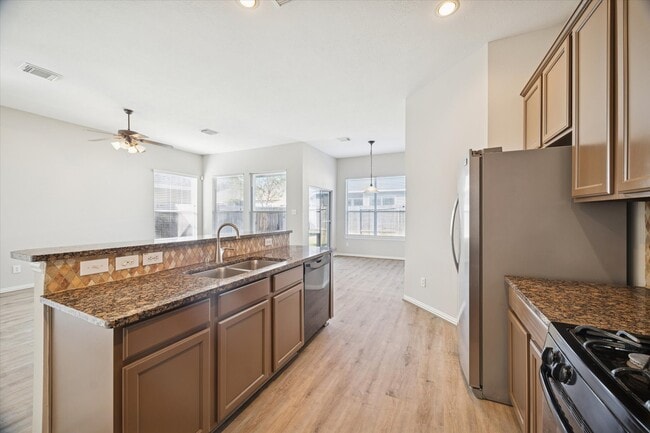 Building Photo - 2915 Crescent Oaks Park Ln