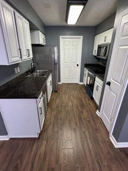 Building Photo - 4017 Jupiter Dr