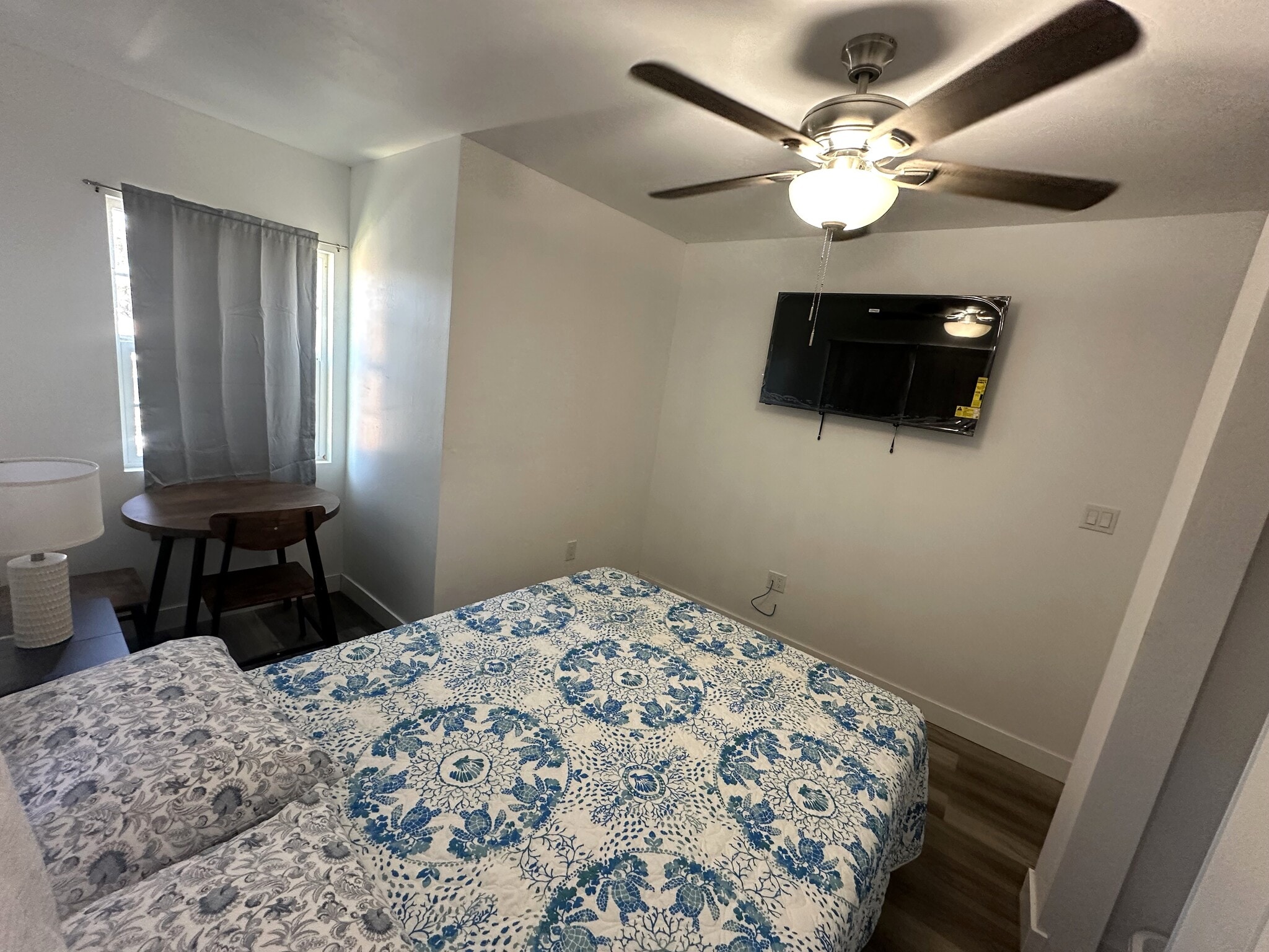 Building Photo - 534 R Ave