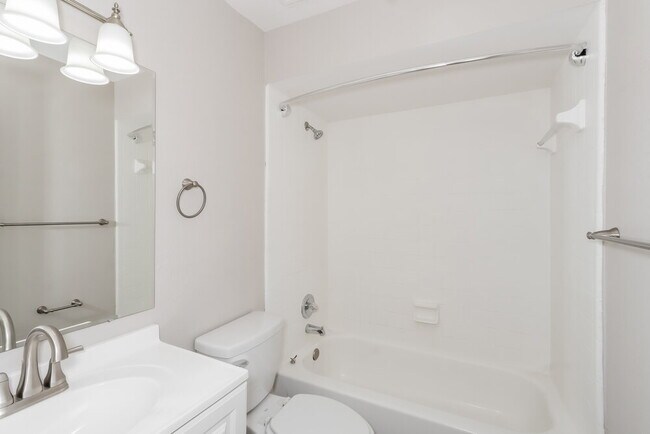 Building Photo - 14515 Wessex St