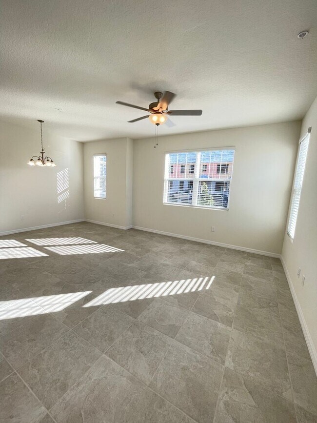Building Photo - Newly Built, Water View, Luxury Executive ...