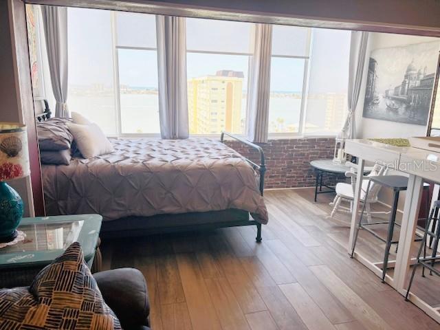 Building Photo - 4575 Cove Cir