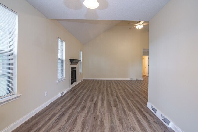 Building Photo - 426 Ridgecrest Rd