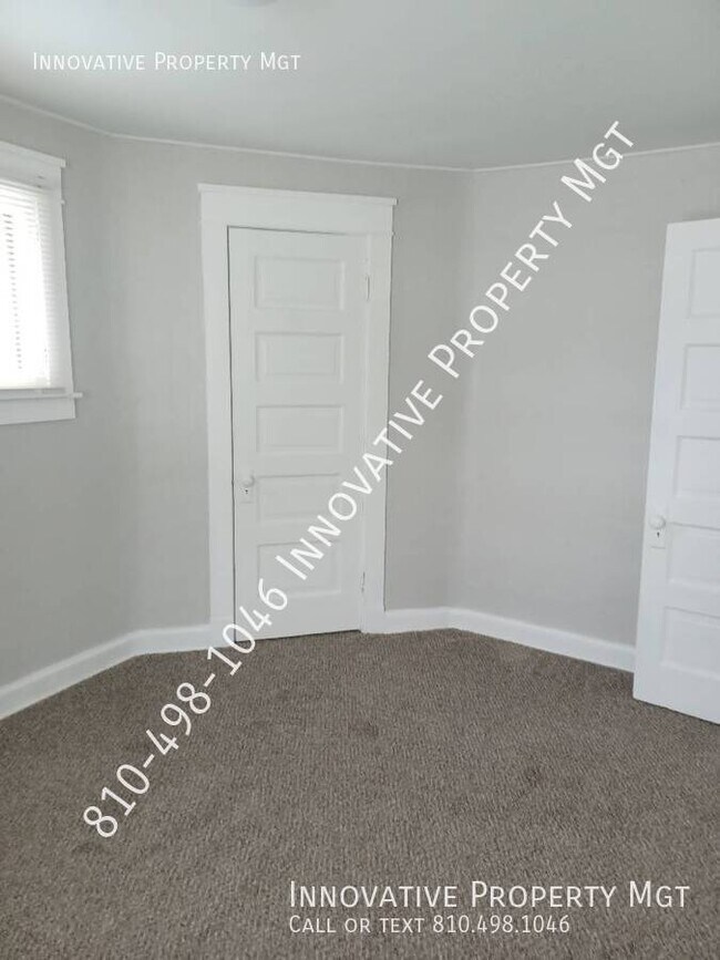 Building Photo - 842 E 9th St