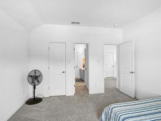 Building Photo - 5604 Crestview Dr