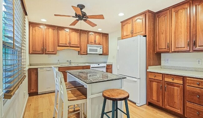 Building Photo - 8988 Buckskin Ct