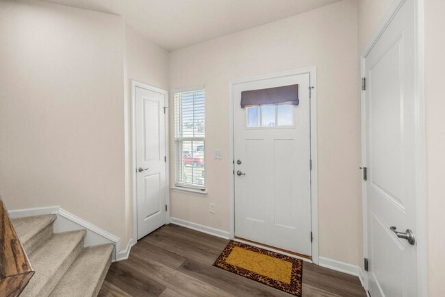 Building Photo - 247 Pryor Dr