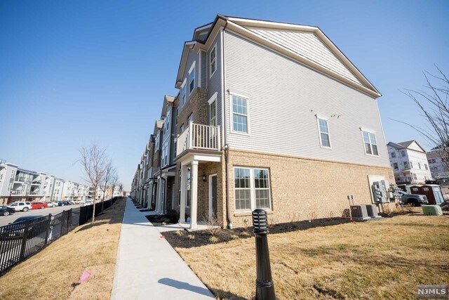 Building Photo - 88 Leahy Dr