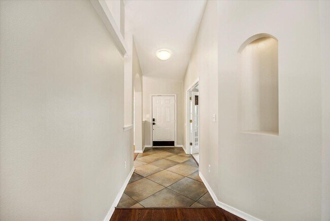 Building Photo - 1922 Coral St