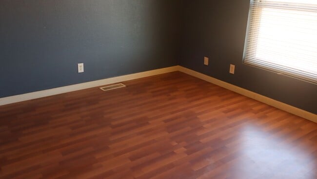 Building Photo - 6206 S Ranch Rd