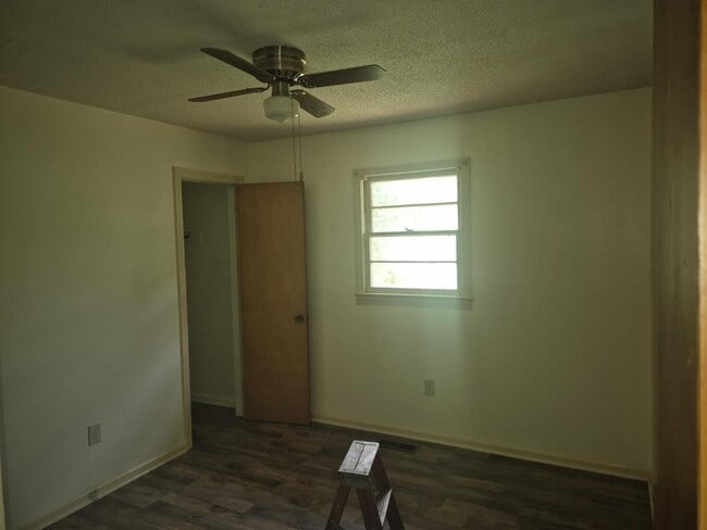 Building Photo - 8061 Young Rd