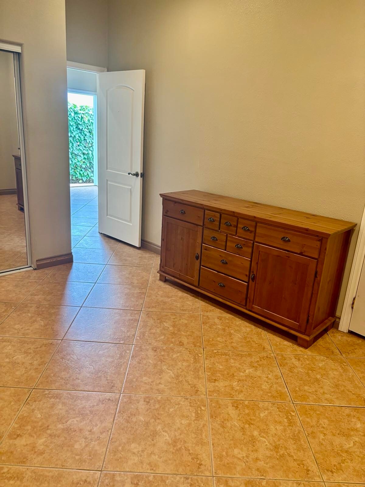 Building Photo - 5849 White Oak Ave