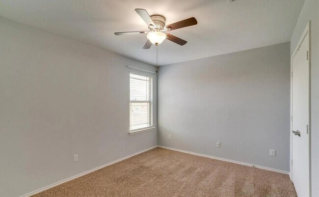 Building Photo - 6801 Baythorne Dr