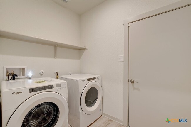 Building Photo - 121 Fairfax Ave