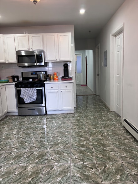 Building Photo - 49 Dukes St