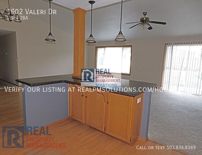 Building Photo - 1902 Valeri Dr