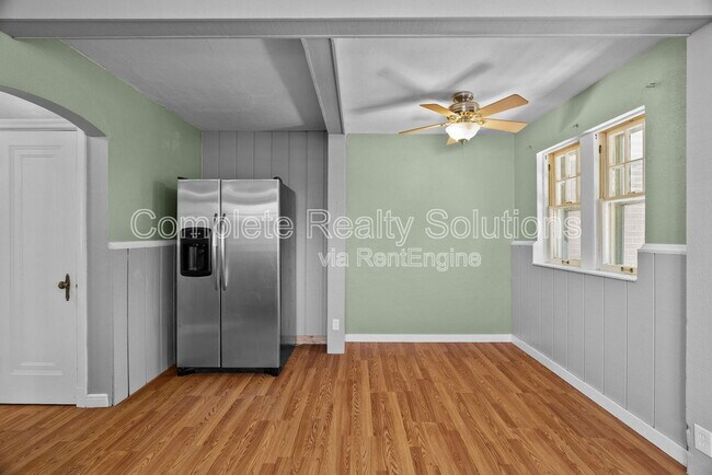 Building Photo - 8028 Wynwood Dr