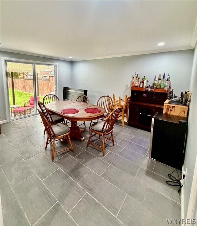 Building Photo - 260 Argus Dr