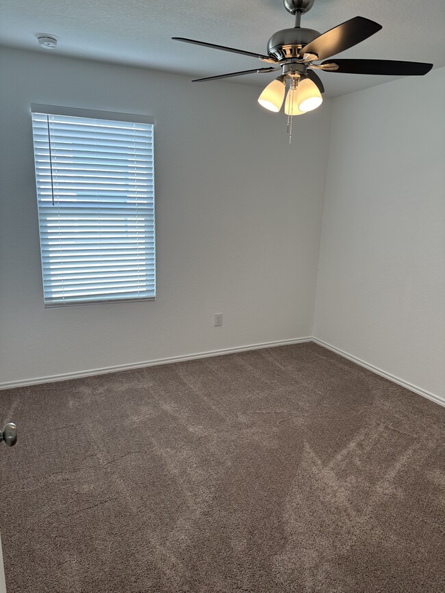 Building Photo - 2422 Broken Arrow