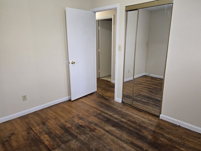 Building Photo - Ranch in Green Acres. All-electric. Storage Shed. 251215