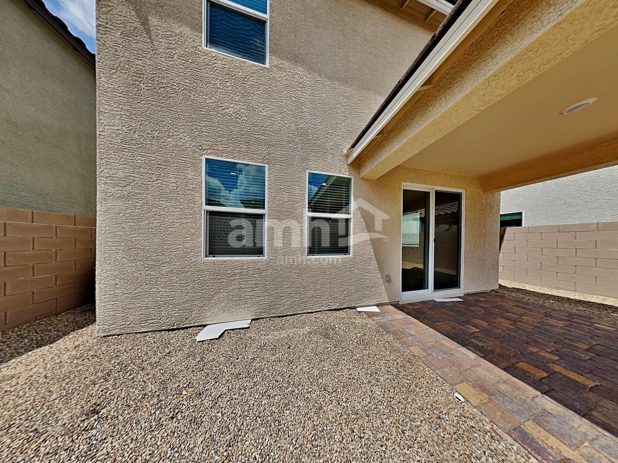 Building Photo - 5848 Vaes Dothrak St