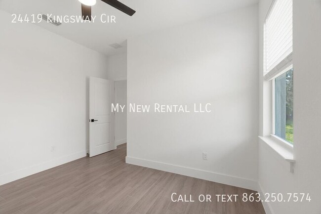 Building Photo - 24419 SW Kingsway Cir