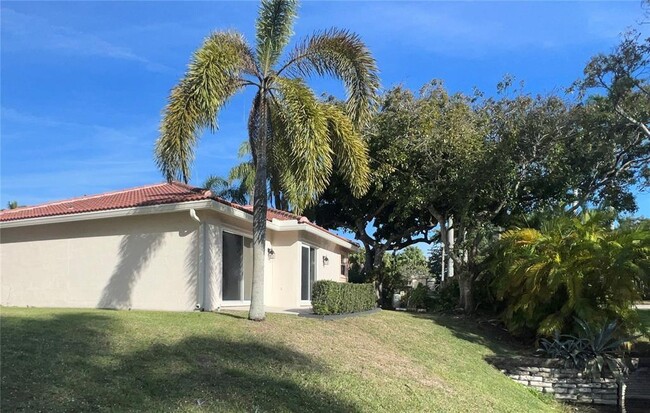 Building Photo - 7100 NW 30th Ct