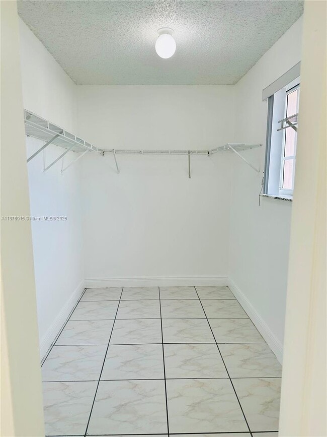Building Photo - 16148 SW 138th Pl