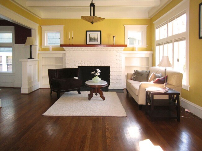 Building Photo - 3Bd/2Ba Seattle Home