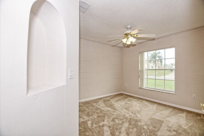 Building Photo - Spacious 3/2 Home For Rent in Davenport with extra Florida/Sun Room!!