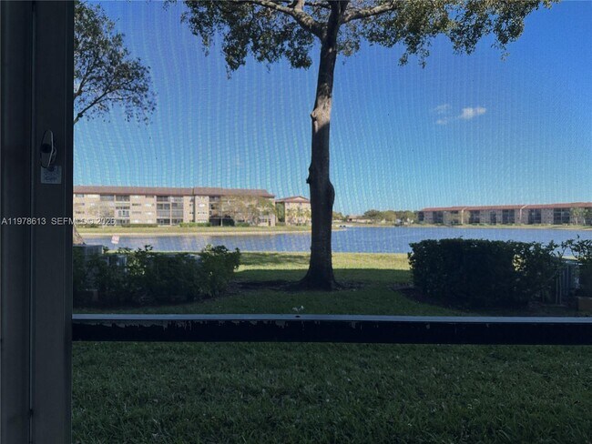 Building Photo - 901 SW 141st Ave