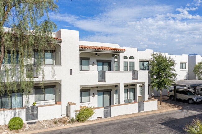 Building Photo - Cortland Las Casas