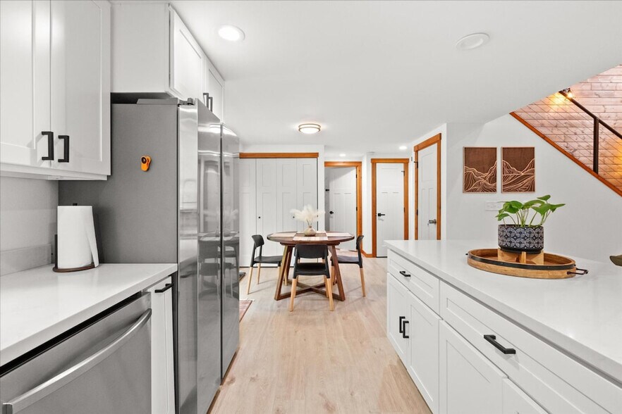 Building Photo - 162 Paradise Dr